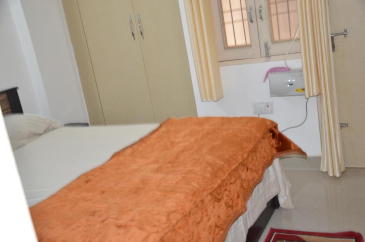 Apartment Bhagvati Bnb Homestay Apt New Delhi
